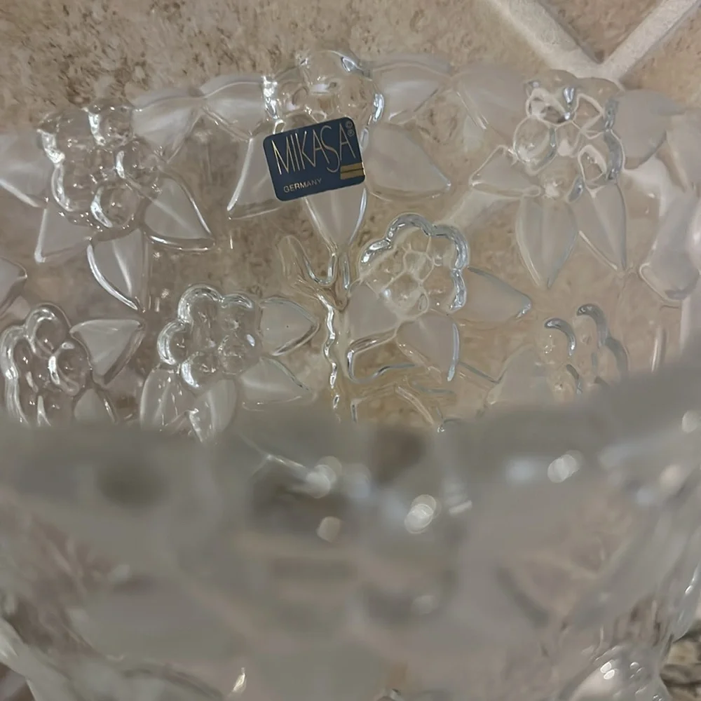 Mikasa Carmen Collection Crystal frosted glass Elegant Floral Vase *Germany